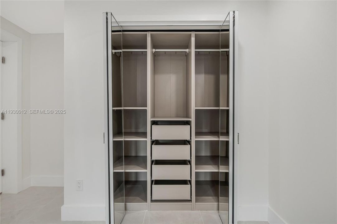 For Sale: $1,490,000 (3 beds, 3 baths, 2857 Square Feet)