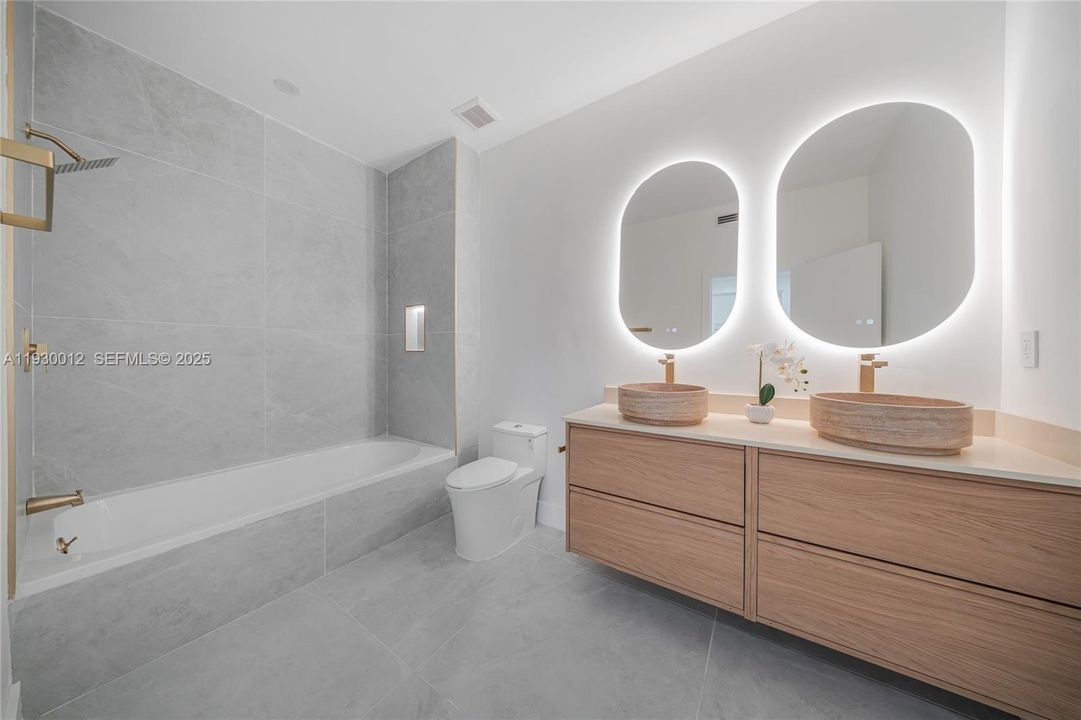 For Sale: $1,490,000 (3 beds, 3 baths, 2857 Square Feet)