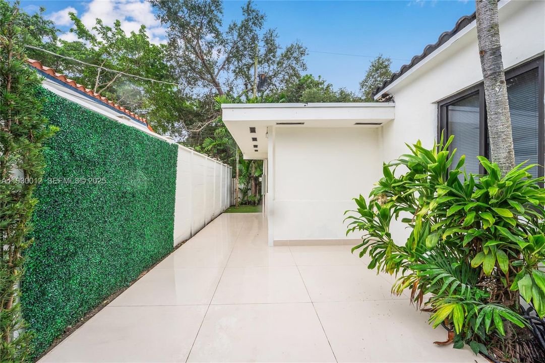 For Sale: $1,490,000 (3 beds, 3 baths, 2857 Square Feet)