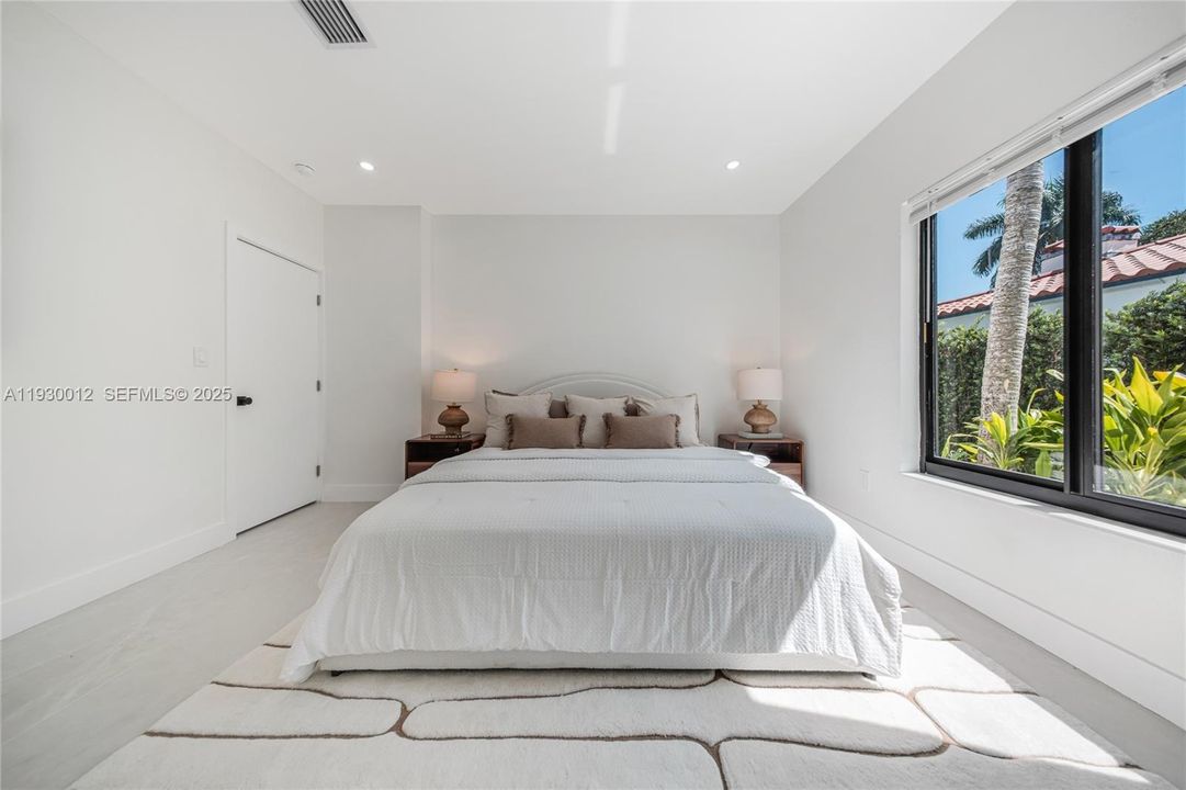 For Sale: $1,490,000 (3 beds, 3 baths, 2857 Square Feet)