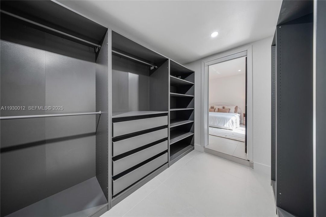 For Sale: $1,490,000 (3 beds, 3 baths, 2857 Square Feet)