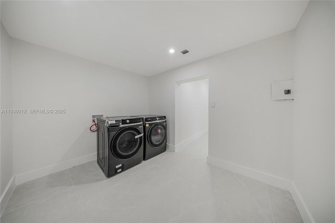 For Sale: $1,490,000 (3 beds, 3 baths, 2857 Square Feet)