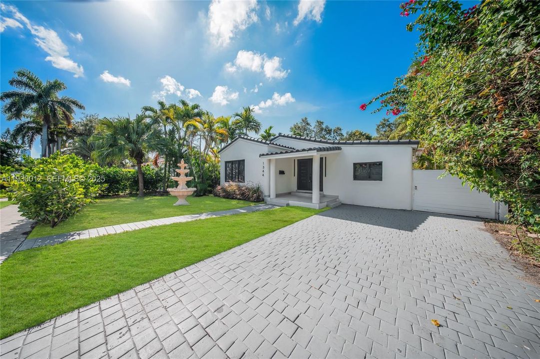 For Sale: $1,490,000 (3 beds, 3 baths, 2857 Square Feet)