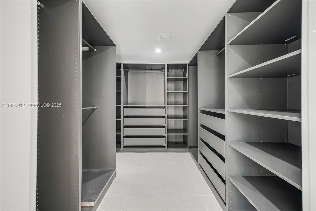 For Sale: $1,490,000 (3 beds, 3 baths, 2857 Square Feet)