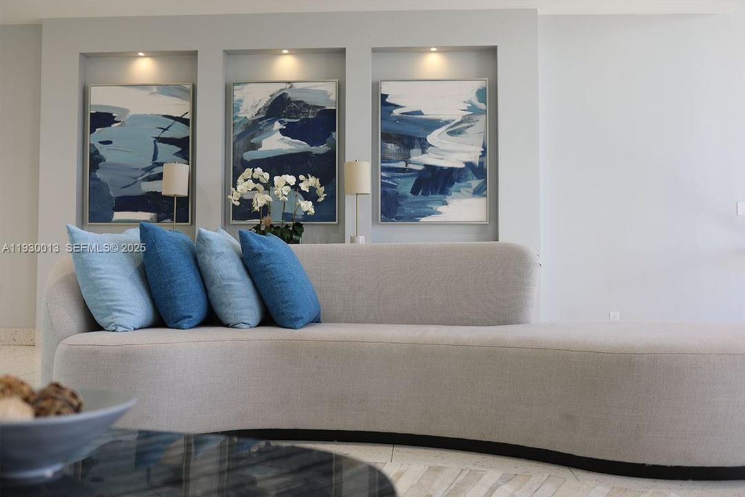 For Sale: $320,000 (2 beds, 2 baths, 1238 Square Feet)