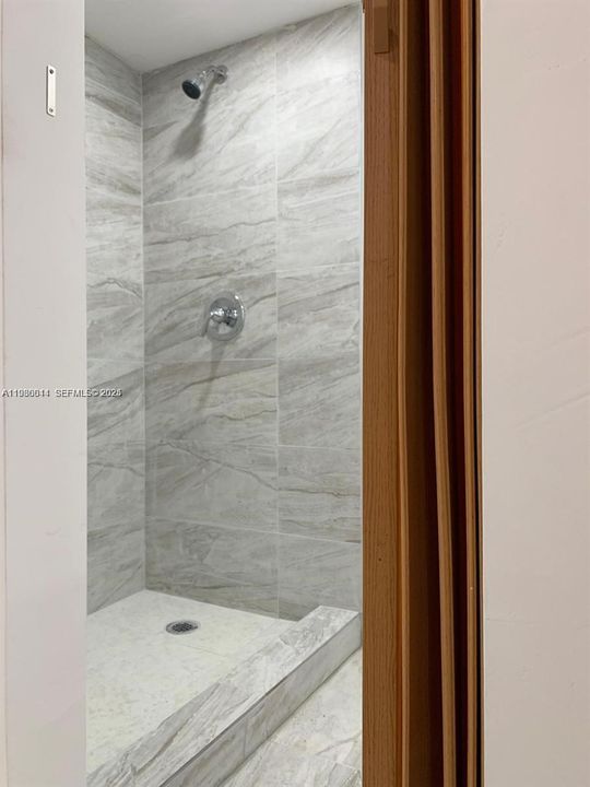 В аренду: $1,000 (1 спален, 1 ванн, 2052 Квадратных фут)