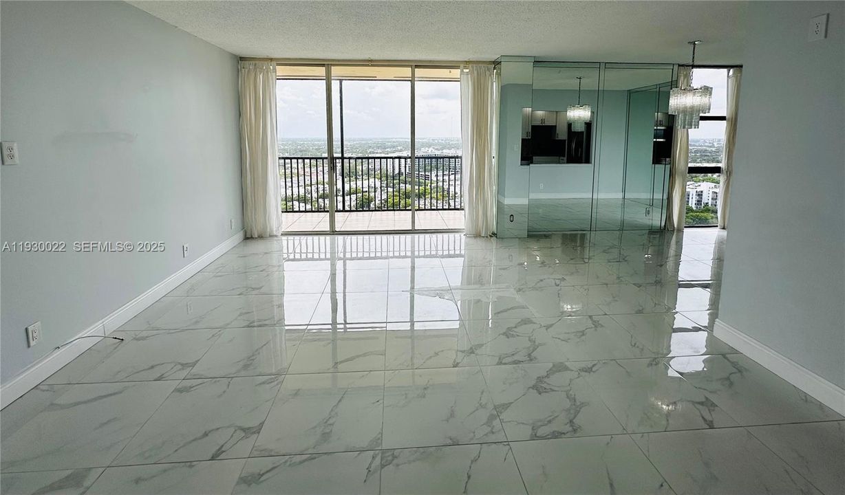 For Sale: $249,000 (1 beds, 1 baths, 1038 Square Feet)