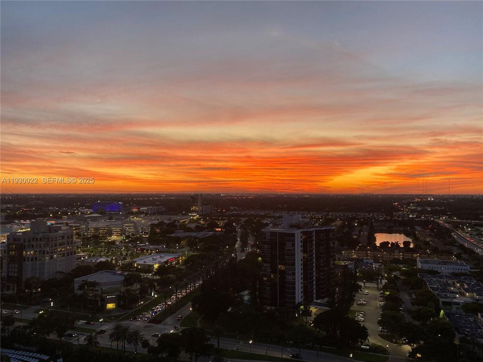 For Sale: $249,000 (1 beds, 1 baths, 1038 Square Feet)