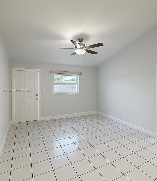 出租: $2,300 (3 贝兹, 1 浴室, 1015 平方英尺)