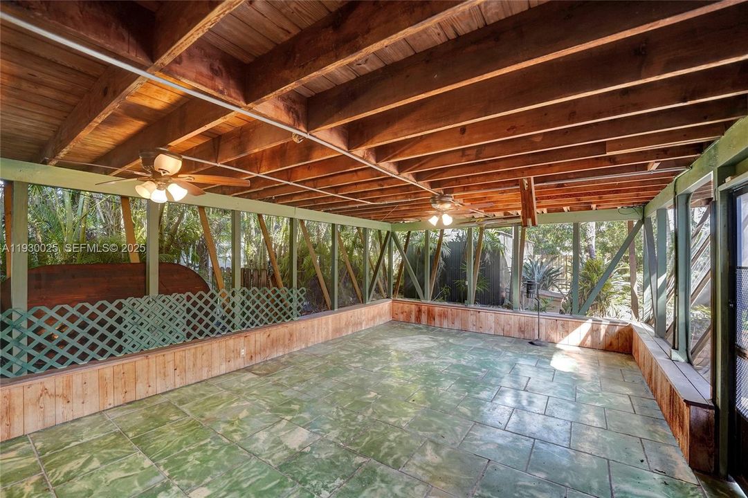 В аренду: $2,950 (2 спален, 2 ванн, 956 Квадратных фут)