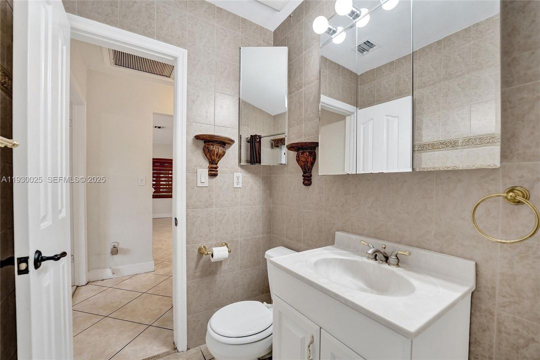 В аренду: $2,950 (2 спален, 2 ванн, 956 Квадратных фут)