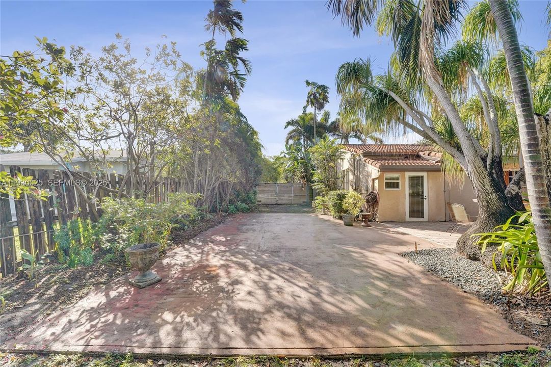 В аренду: $2,950 (2 спален, 2 ванн, 956 Квадратных фут)