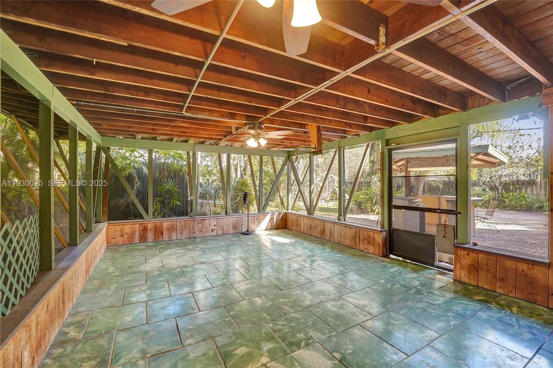 В аренду: $2,950 (2 спален, 2 ванн, 956 Квадратных фут)