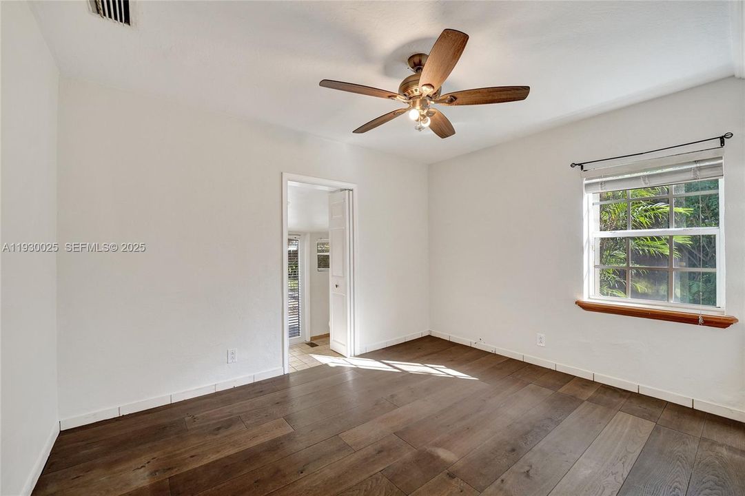 В аренду: $2,950 (2 спален, 2 ванн, 956 Квадратных фут)