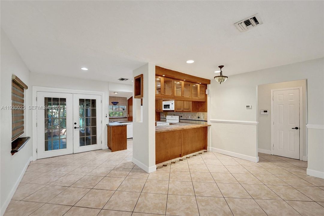 В аренду: $2,950 (2 спален, 2 ванн, 956 Квадратных фут)