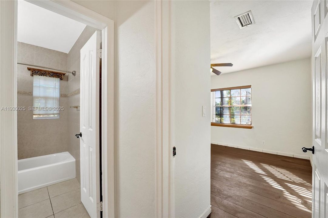 В аренду: $2,950 (2 спален, 2 ванн, 956 Квадратных фут)