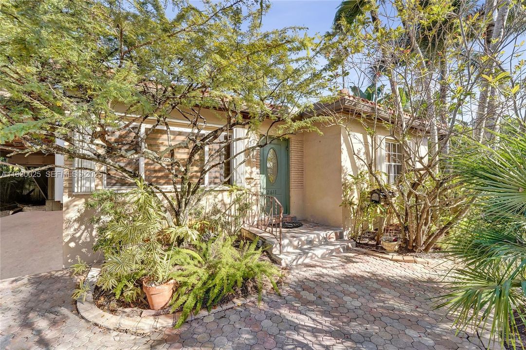 В аренду: $2,950 (2 спален, 2 ванн, 956 Квадратных фут)