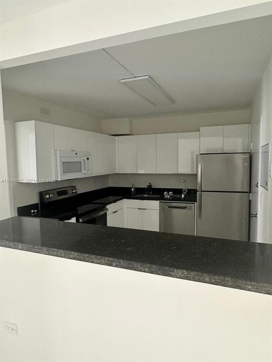 For Rent: $3,150 (2 beds, 2 baths, 1064 Square Feet)