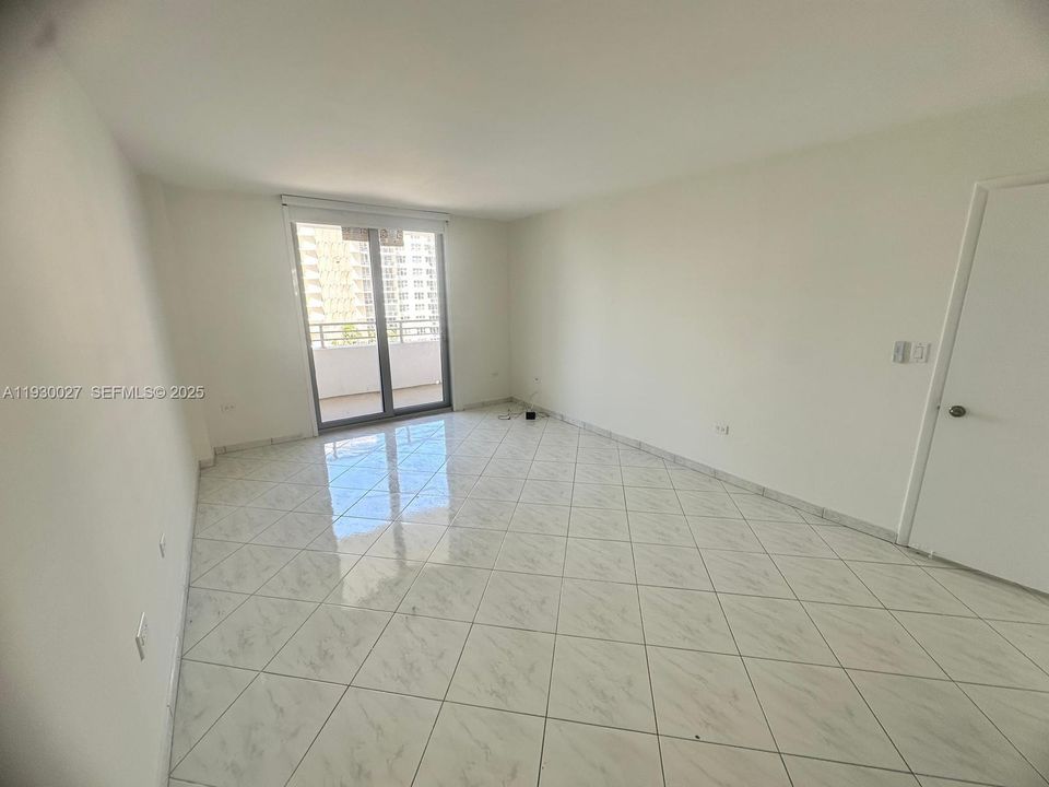 For Rent: $3,150 (2 beds, 2 baths, 1064 Square Feet)