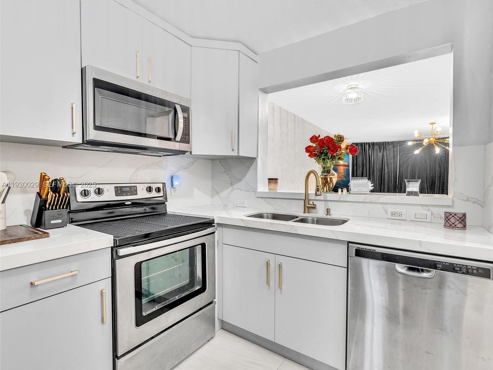 出租: $2,650 (2 贝兹, 2 浴室, 1224 平方英尺)