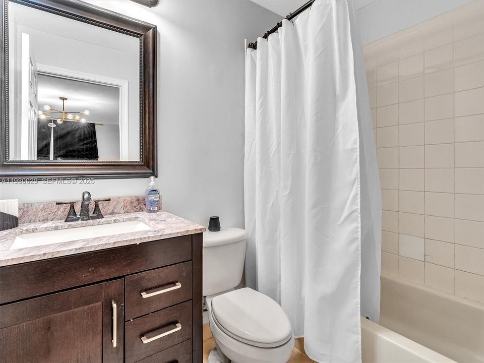 出租: $2,650 (2 贝兹, 2 浴室, 1224 平方英尺)