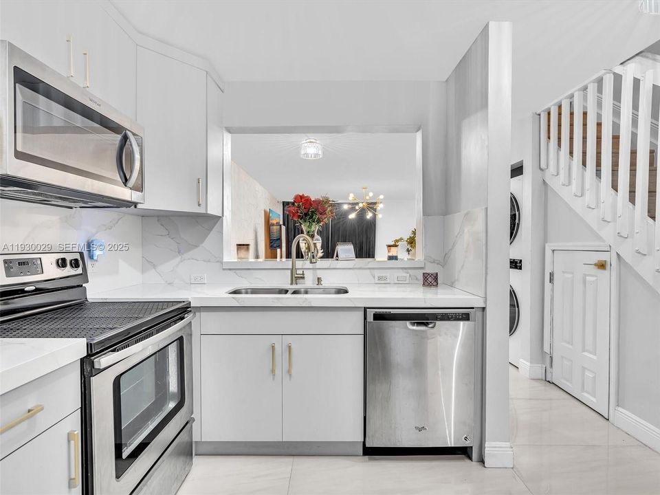 出租: $2,650 (2 贝兹, 2 浴室, 1224 平方英尺)