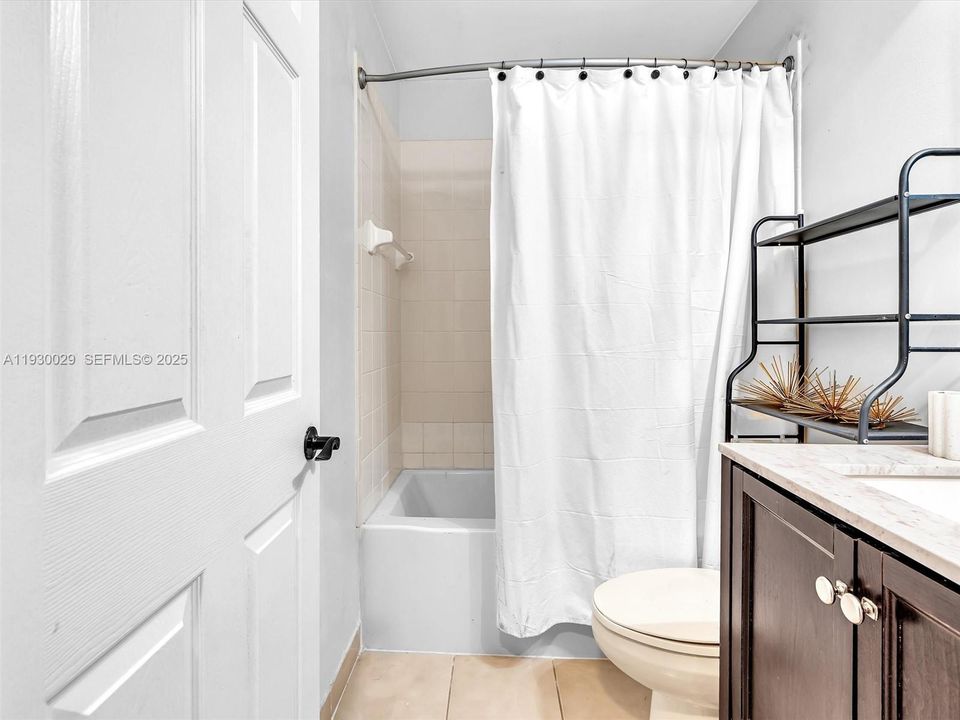 出租: $2,650 (2 贝兹, 2 浴室, 1224 平方英尺)