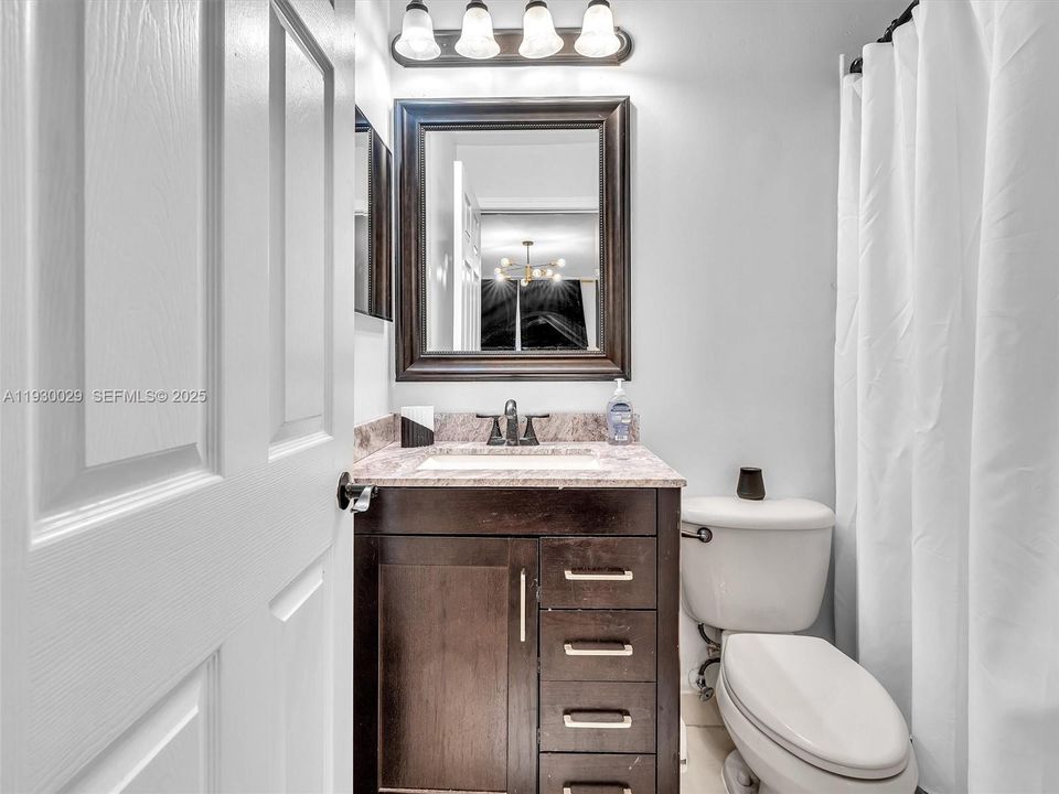 出租: $2,650 (2 贝兹, 2 浴室, 1224 平方英尺)