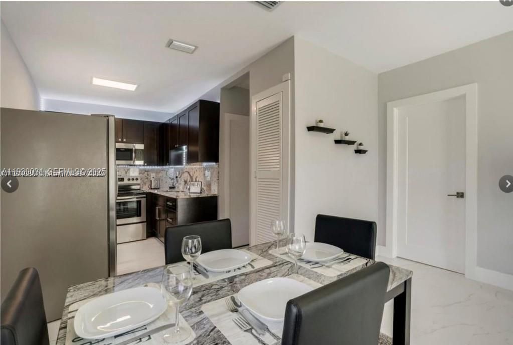 En Renta: $2,400 (2 camas, 1 baños, 1436 Pies cuadrados)