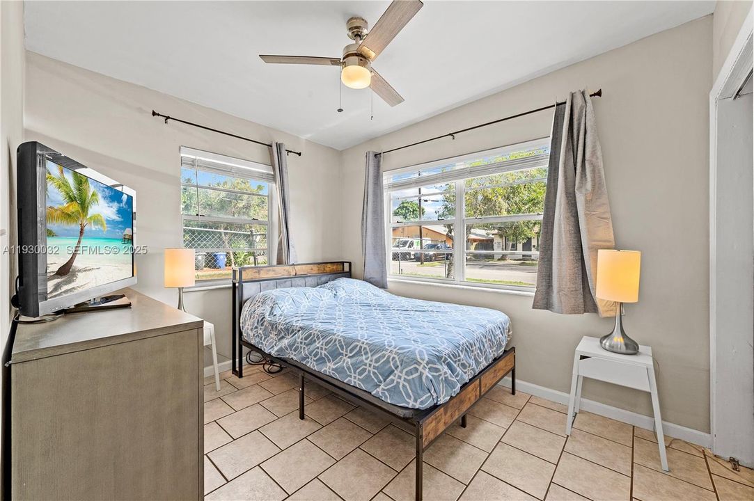 В аренду: $2,095 (2 спален, 1 ванн, 4535 Квадратных фут)