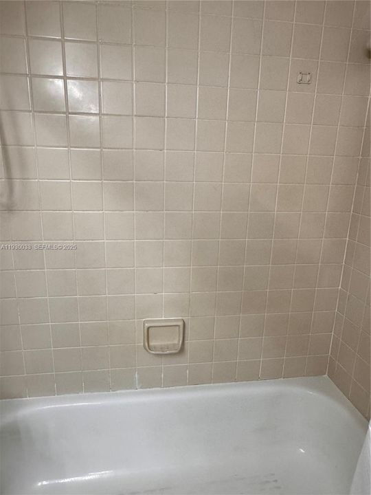 For Rent: $2,275 (2 beds, 2 baths, 950 Square Feet)