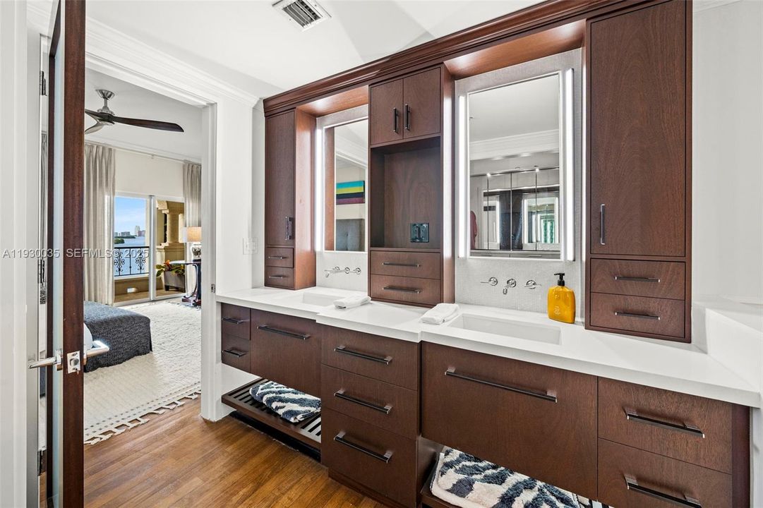 En Venta: $4,500,000 (2 camas, 2 baños, 1912 Pies cuadrados)