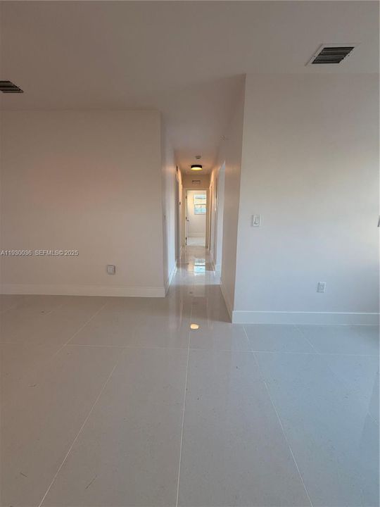 待售: $384,900 (3 贝兹, 1 浴室, 1048 平方英尺)