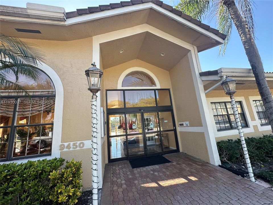 En Renta: $2,025 (2 camas, 2 baños, 1016 Pies cuadrados)