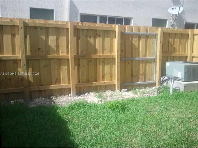 В аренду: $2,350 (3 спален, 3 ванн, 1428 Квадратных фут)