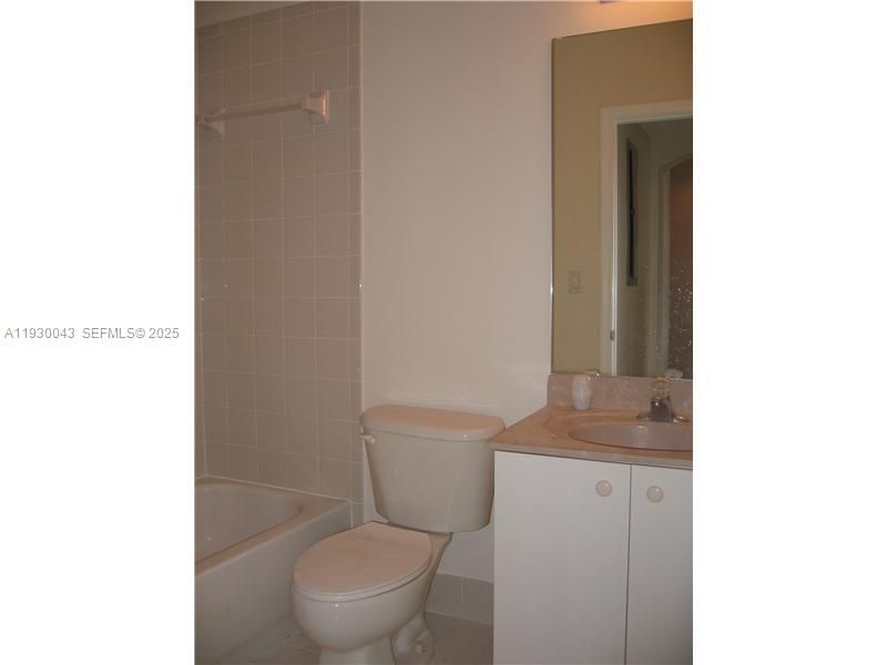 В аренду: $2,350 (3 спален, 3 ванн, 1428 Квадратных фут)