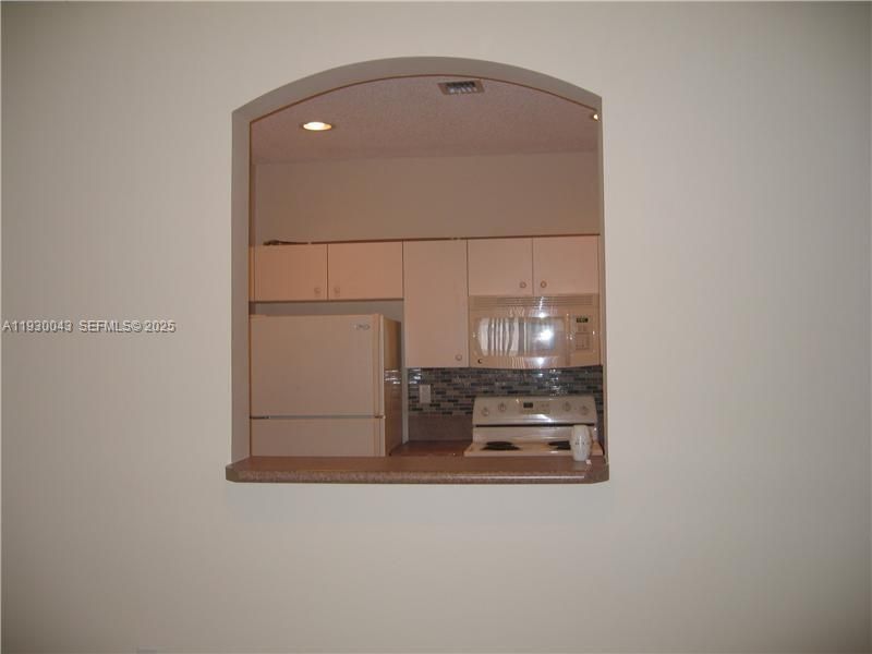 В аренду: $2,350 (3 спален, 3 ванн, 1428 Квадратных фут)