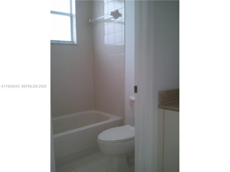 В аренду: $2,350 (3 спален, 3 ванн, 1428 Квадратных фут)