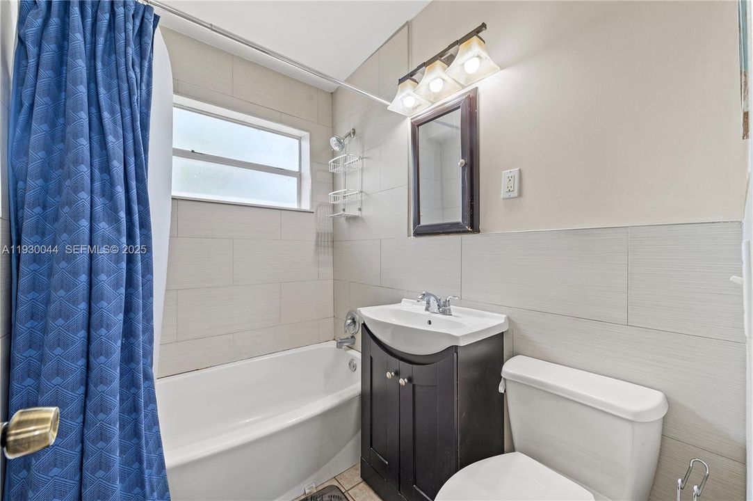 For Rent: $1,795 (1 beds, 1 baths, 4535 Square Feet)