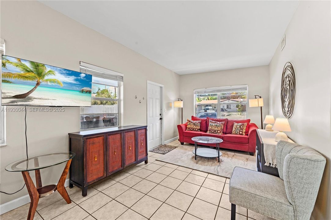 For Rent: $1,795 (1 beds, 1 baths, 4535 Square Feet)