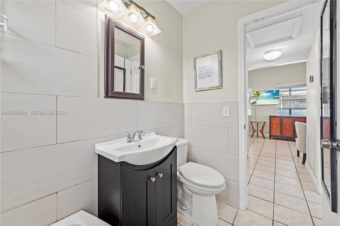 For Rent: $1,795 (1 beds, 1 baths, 4535 Square Feet)