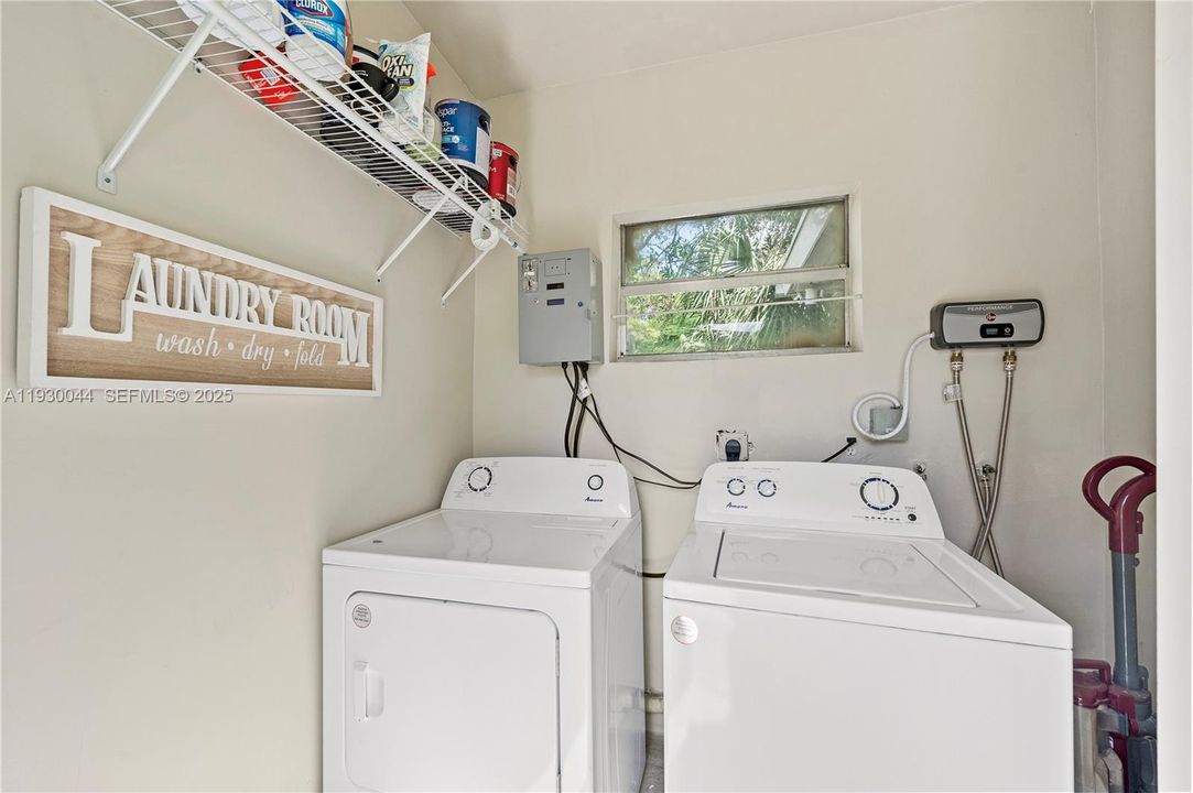 For Rent: $1,795 (1 beds, 1 baths, 4535 Square Feet)