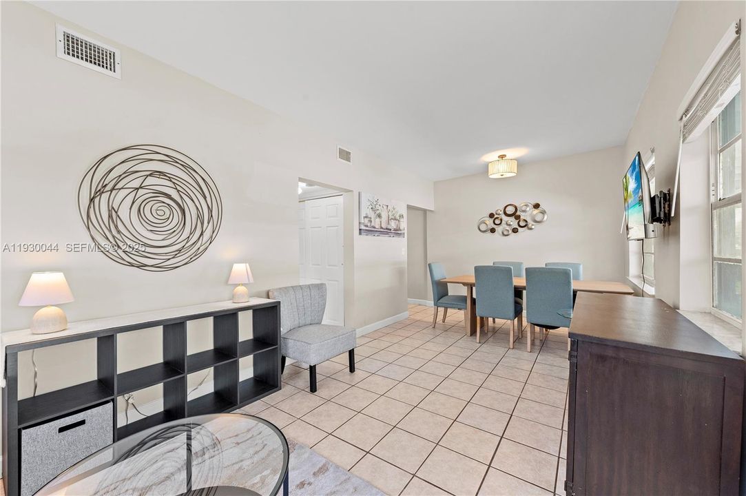 For Rent: $1,795 (1 beds, 1 baths, 4535 Square Feet)