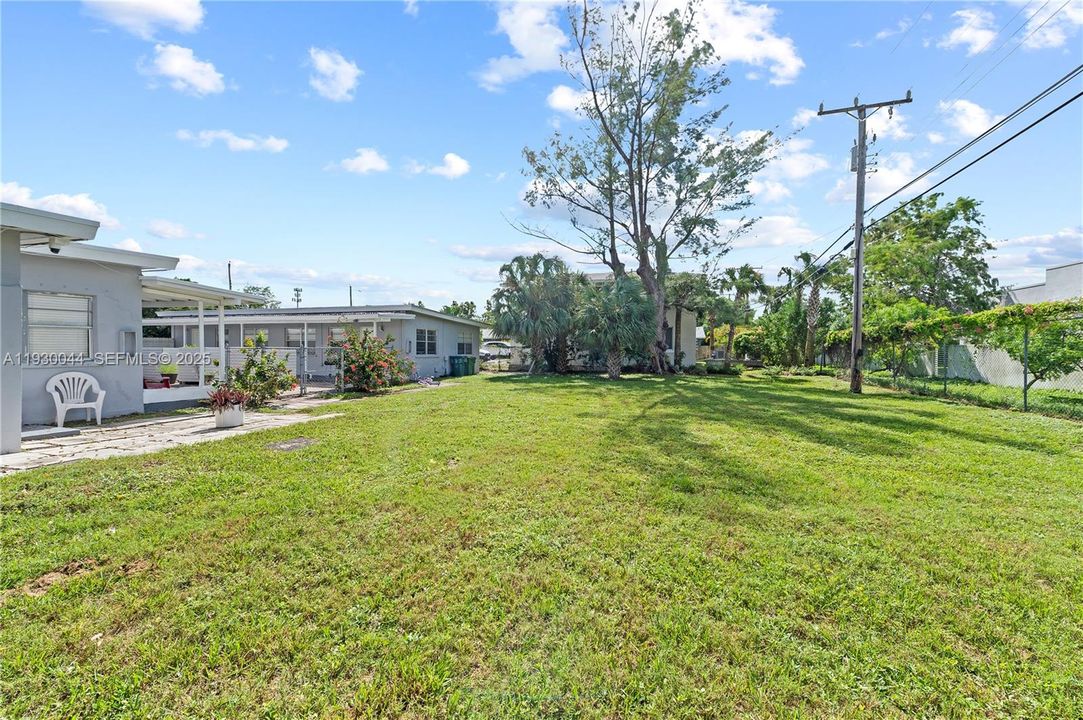 For Rent: $1,795 (1 beds, 1 baths, 4535 Square Feet)