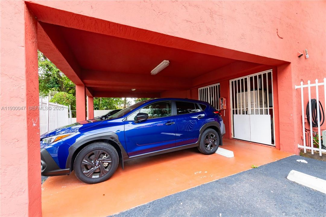 For Sale: $210,000 (1 beds, 1 baths, 595 Square Feet)