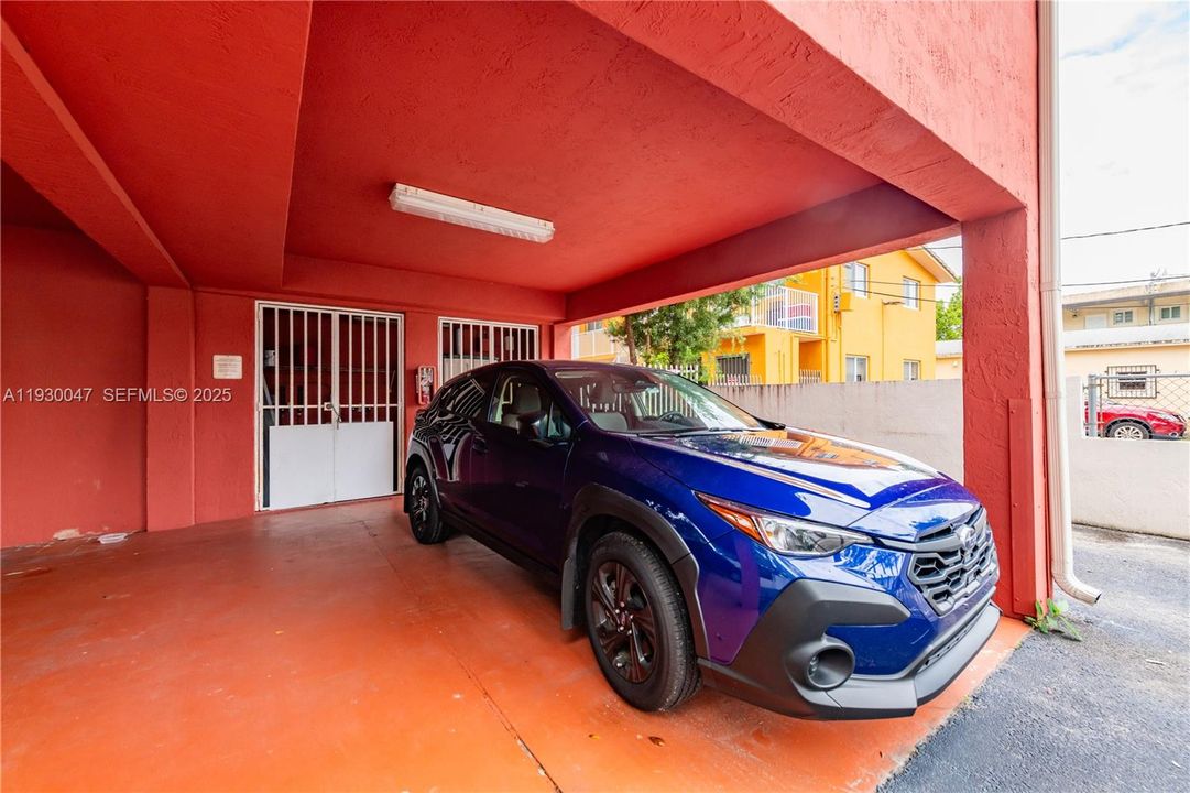 For Sale: $210,000 (1 beds, 1 baths, 595 Square Feet)