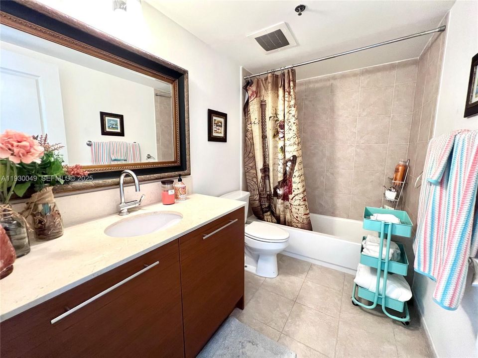 For Sale: $380,000 (3 beds, 2 baths, 1271 Square Feet)