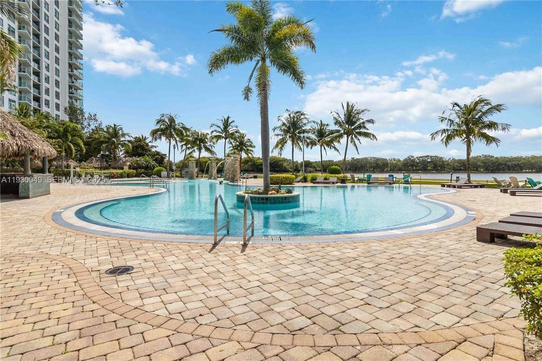 For Sale: $380,000 (3 beds, 2 baths, 1271 Square Feet)