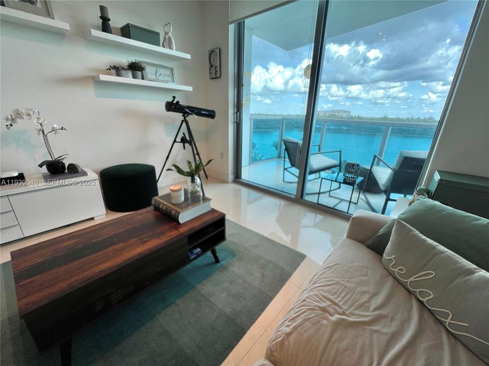 For Sale: $380,000 (3 beds, 2 baths, 1271 Square Feet)