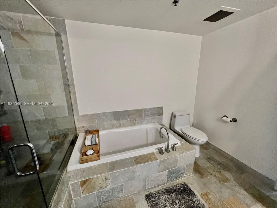 For Sale: $380,000 (3 beds, 2 baths, 1271 Square Feet)